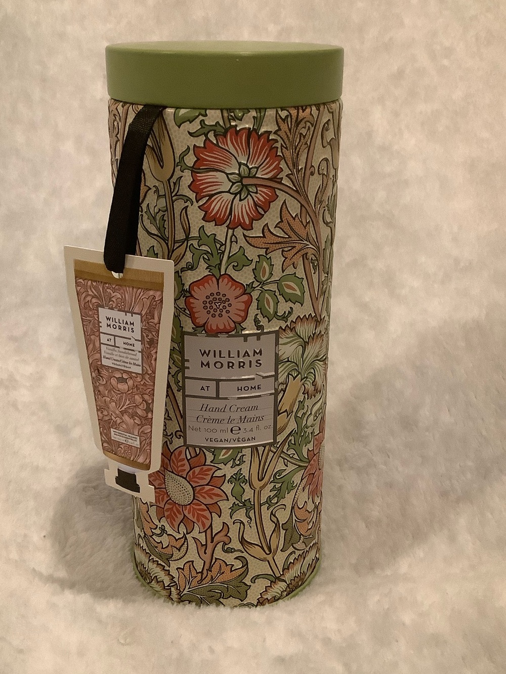 William Morris Co Scented Vanilla Sandalwood Hand Cream in Gift Tin NWT 3.4oz.